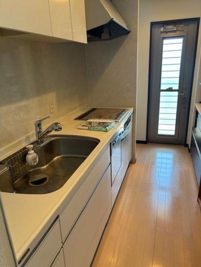 3LDK Apartment Near Hineno Station, Izumisano — Image 4, Izumisano, Osaka