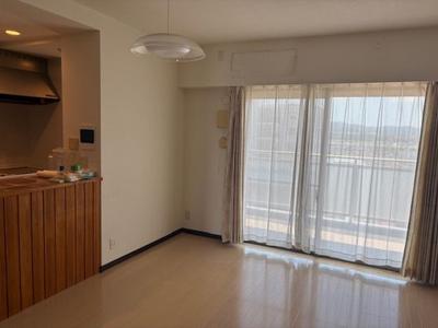 3LDK Apartment Near Hineno Station, Izumisano — Image 2, Izumisano, Osaka