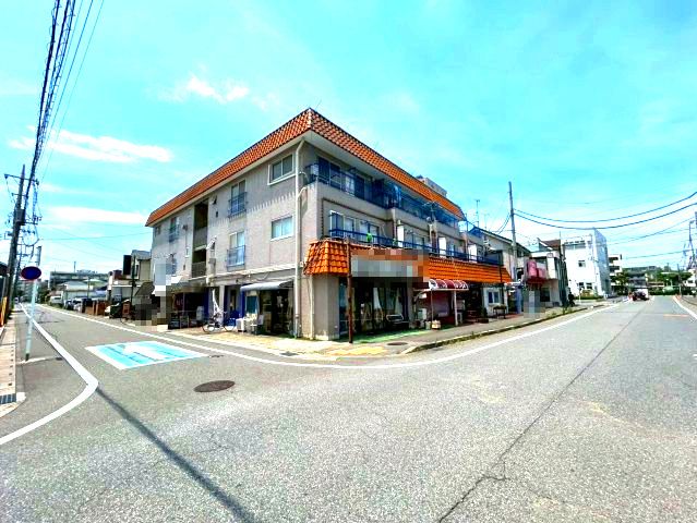 Chimandai Green Mansion 1LDK Apartment for Sale in Koshigaya - Thumbnail 2