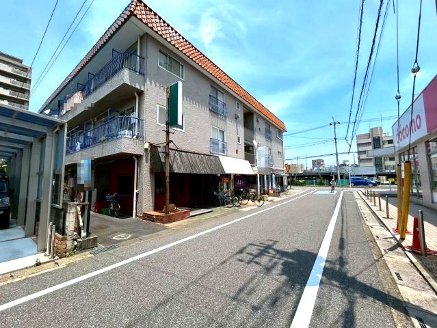 Chimandai Green Mansion 1LDK Apartment for Sale in Koshigaya - Thumbnail 4