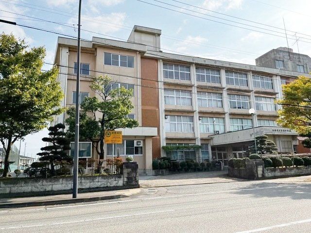 New 4LDK House in Takaoka, Toyama with South-Facing Layout - Thumbnail 4