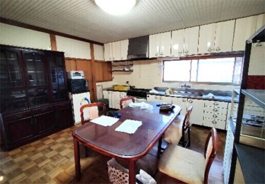 Traditional 10DK House with Warehouses in Kawanishi Town, Nara - Thumbnail 3