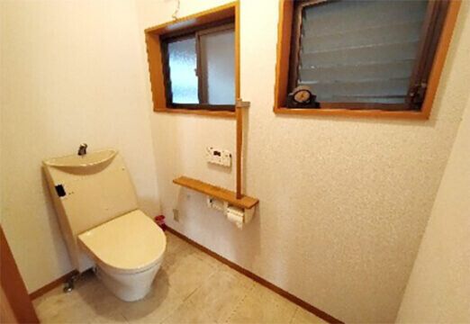 Traditional 10DK House with Warehouses in Kawanishi Town, Nara - Thumbnail 4