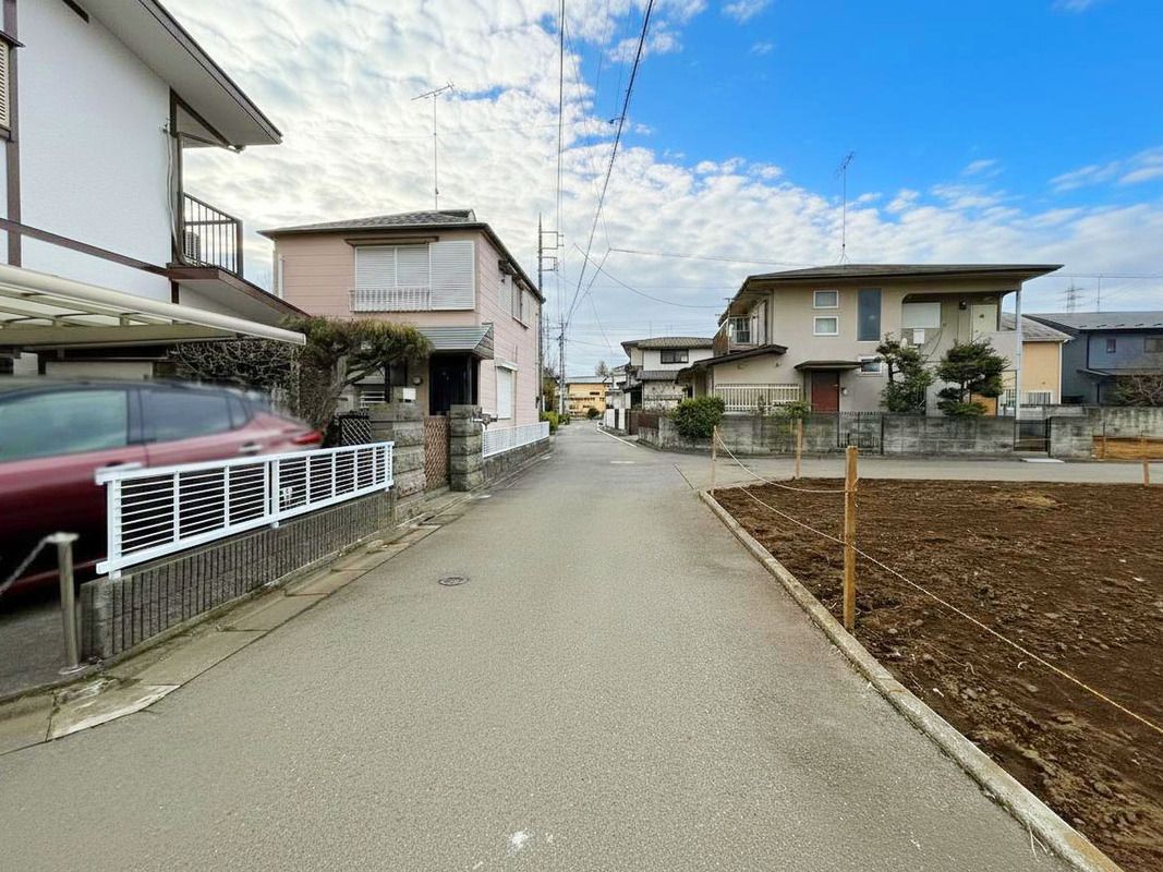 61.1 Tsubo Southeast Corner Land for Sale in Fuchu, Tokyo - Image 1