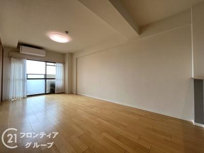 3LDK Apartment in Itami with Recent Renovations — Image 4, Itami, Hyogo