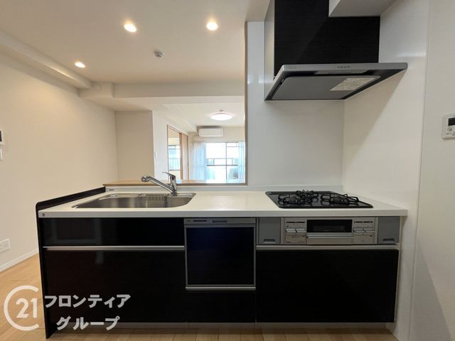 3LDK Apartment in Itami with Recent Renovations - Thumbnail 3