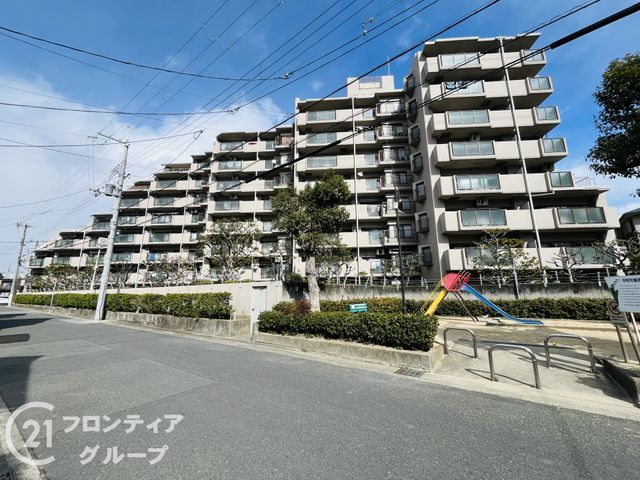 3LDK Apartment in Itami with Recent Renovations - Thumbnail 2