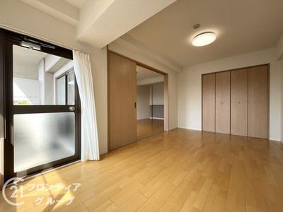 3LDK Apartment in Itami with Recent Renovations — Image 3, Itami, Hyogo