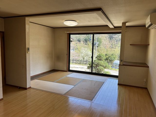 6SLDK Detached House for Sale in Unnan City, Shimane - Thumbnail 3