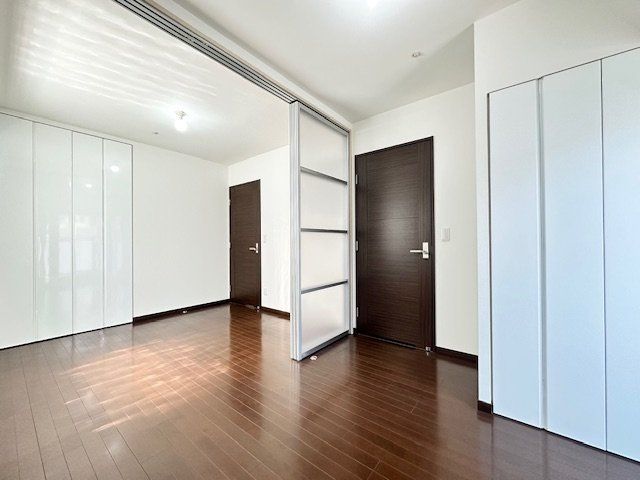 Spacious 4LDK Apartment Near Yamato-Yagi Station - Thumbnail 3