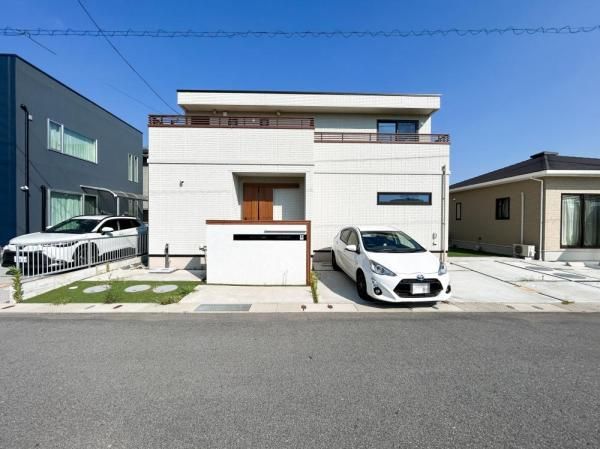 3SLDK Toyota Home in Okayama with 3 Car Parks - Thumbnail 3