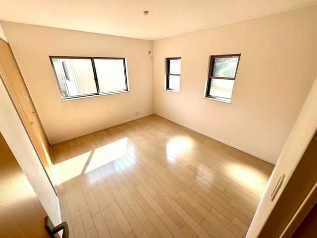 4LDK Renovated House for Sale in Inage Ward, Chiba City - Thumbnail 4