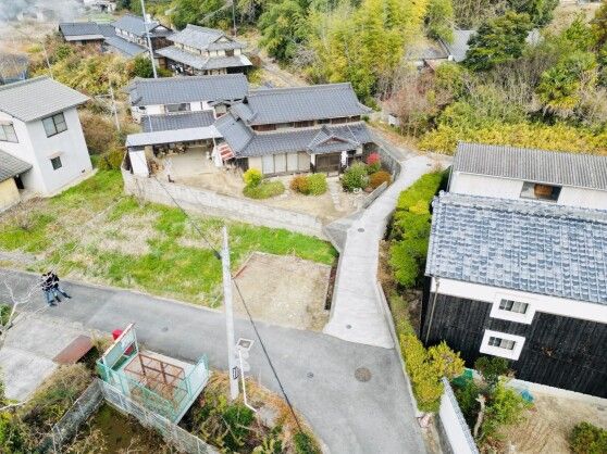 1930 Farmhouse with Farmland for Sale in Akaiwa, Okayama - Thumbnail 2