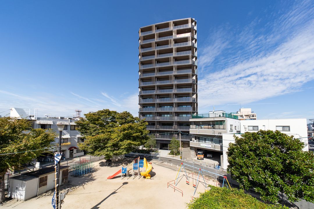 Lions Higashisuidocho New Condominium in Hiroshima Minami Ward - Thumbnail 3