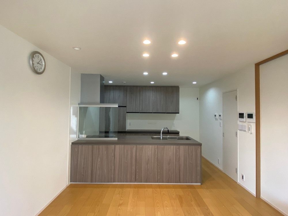 3LDK Modern House in Takasaki with Solar Power - Thumbnail 2