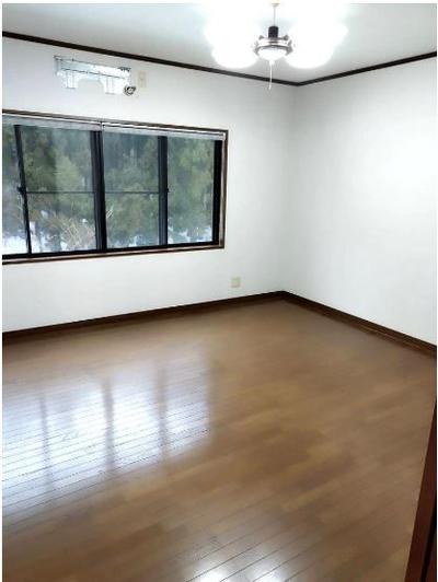 Spacious 9DK House in Sekikawa Village with 811sqm Land — Image 2, Sekikawa, Niigata