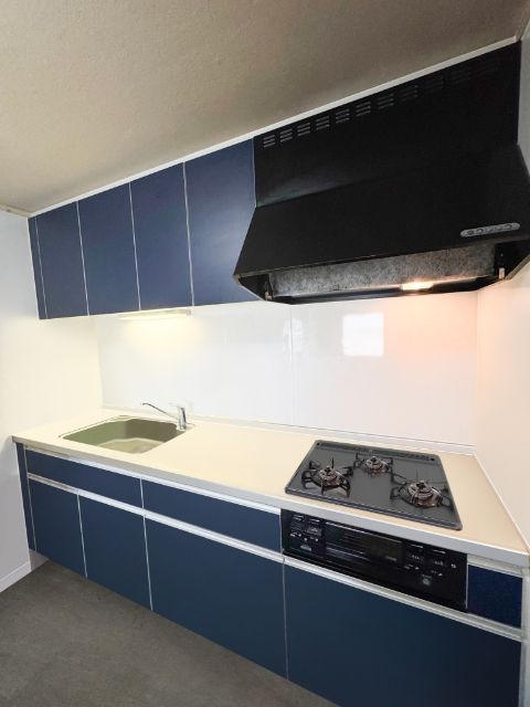 3LDK Apartment Near Horinouchi Station in Yokosuka - Thumbnail 2