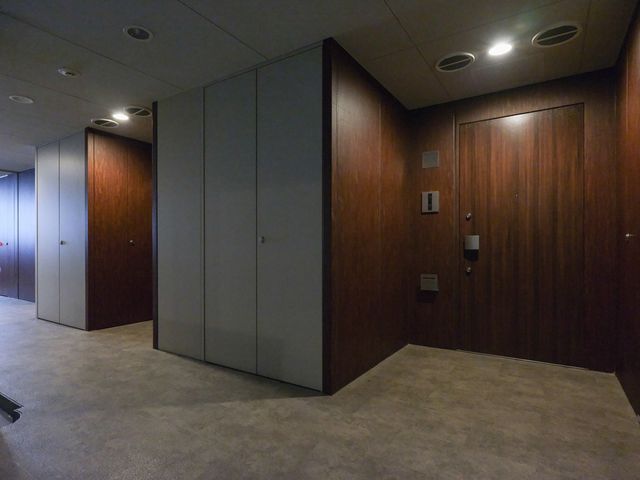 Renovated 3LDK Tower Apartment near Suidobashi Station, Tokyo - Thumbnail 4