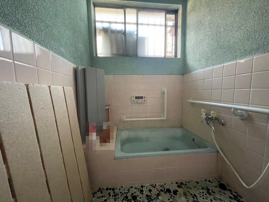 6LDK House for Sale in Himeji with 2 Car Parks - Thumbnail 4