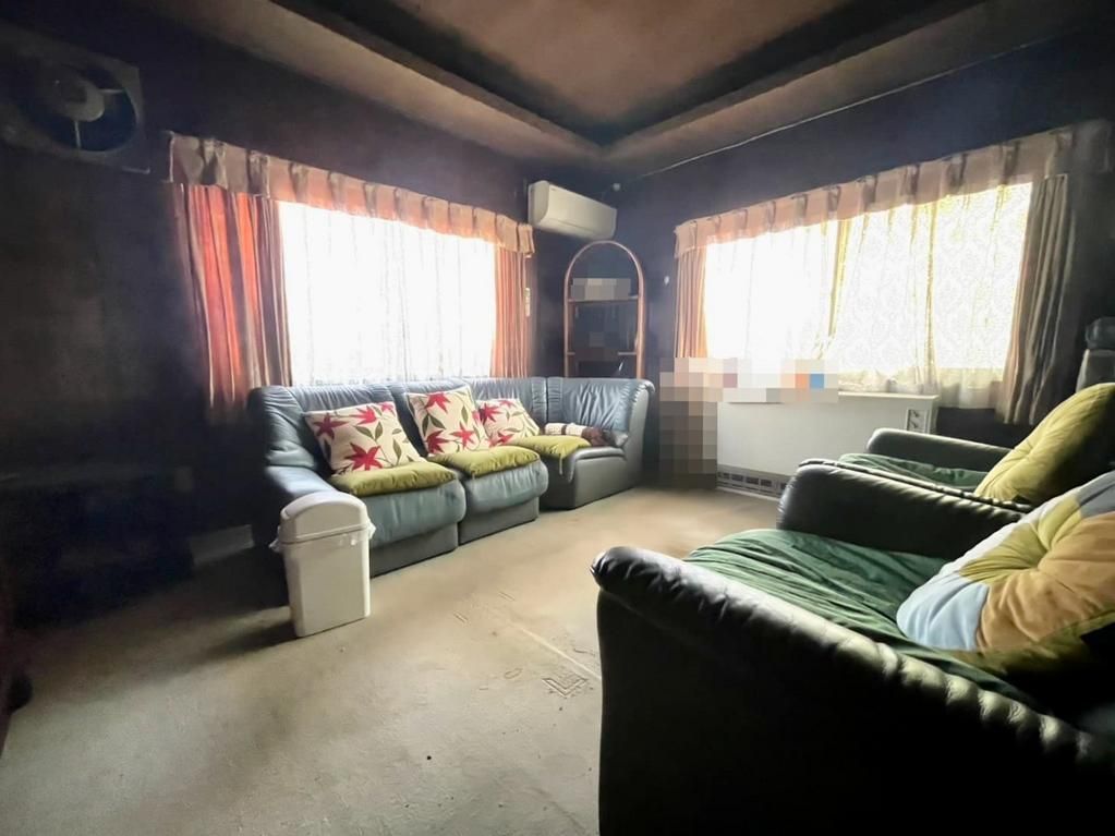 6LDK House for Sale in Himeji with 2 Car Parks - Thumbnail 3