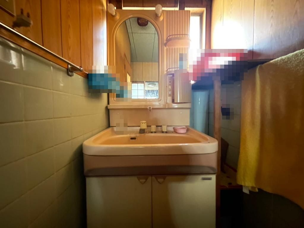 6LDK House for Sale in Himeji with 2 Car Parks - Thumbnail 2