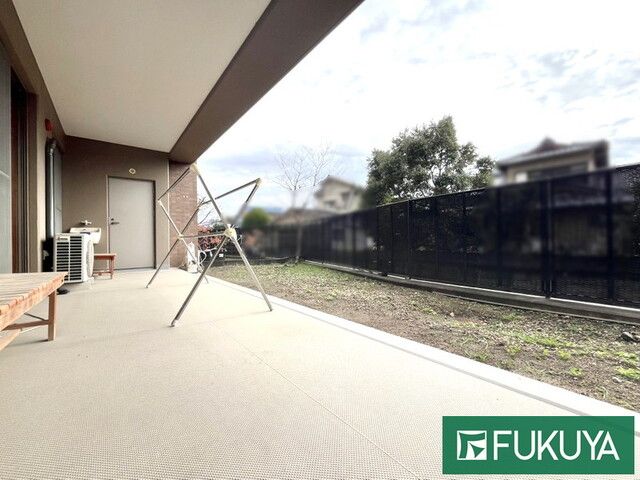 4LDK Apartment with Private Garden in Saga City's Kaisei Area - Thumbnail 2