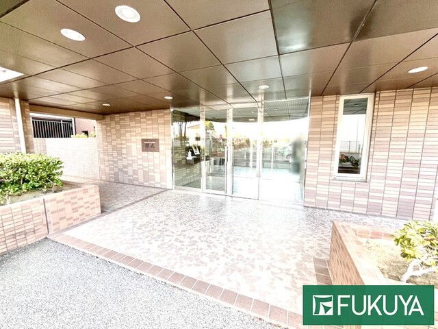 4LDK Apartment with Private Garden in Saga City's Kaisei Area - Thumbnail 4