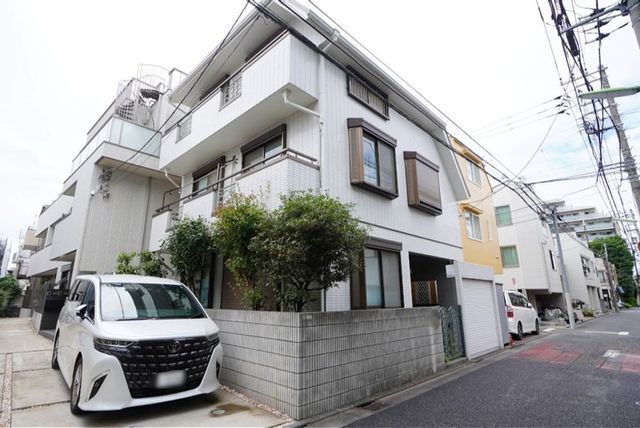 5LDK House for Sale in Setagaya, Tokyo near Chitose-Funabashi Station - Thumbnail 4