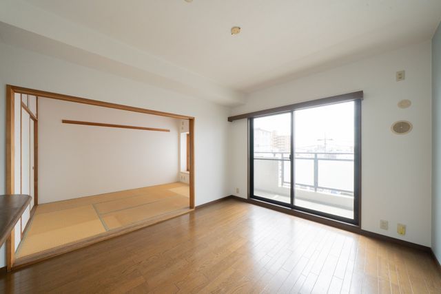 Ryuell Kawaguchi 3LDK Apartment for Sale in Saitama - Thumbnail 3