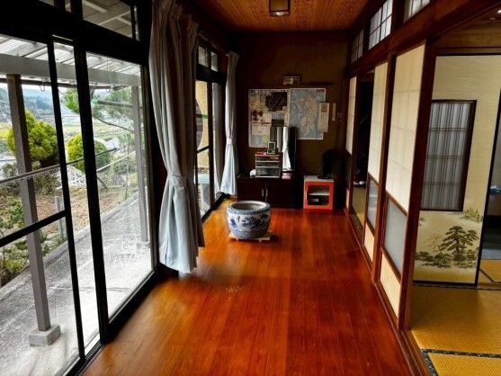 Isahaya Akiya: 7DK House in Nature Near Unzen-Amakusa Park - Thumbnail 3