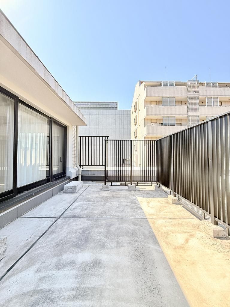 3LDK Apartment for Sale in Koto-ku, Tokyo - 88.09 sqm - Thumbnail 2