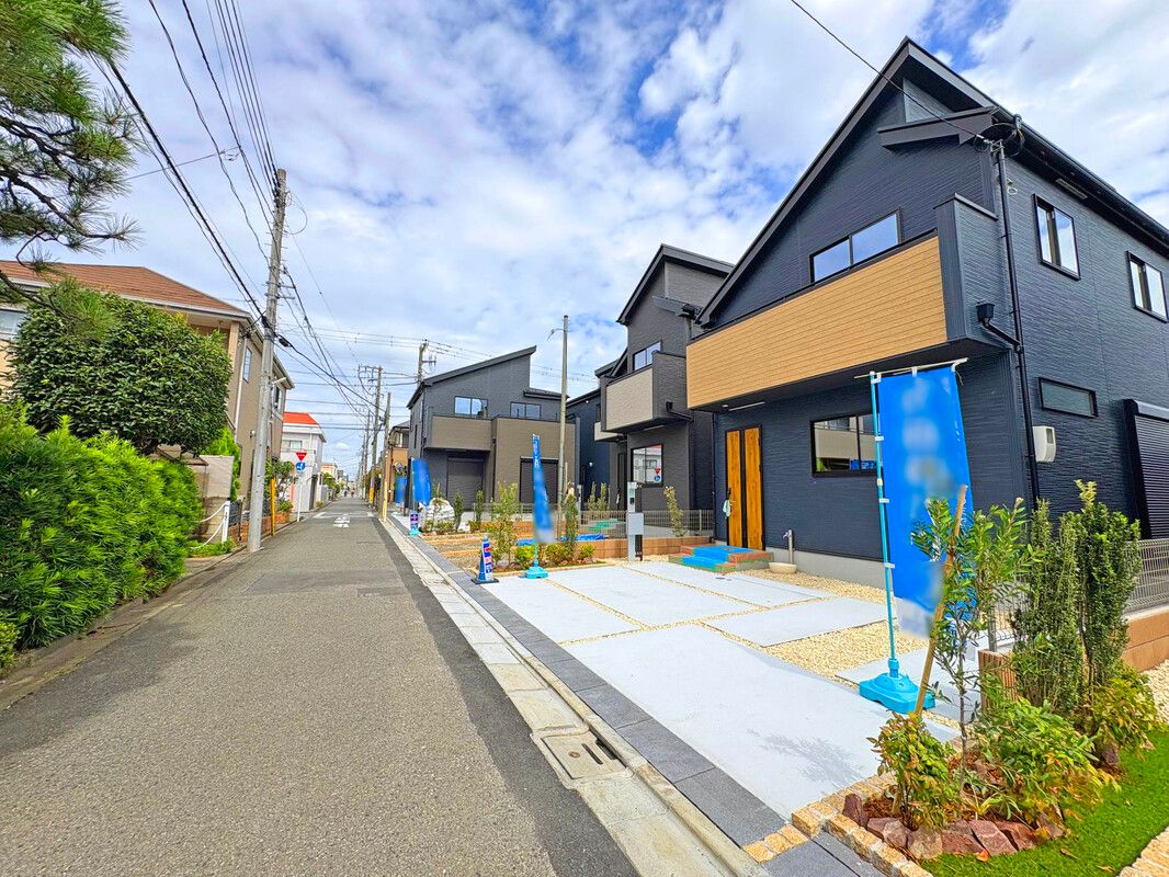 ZEH Standard New Build House in Mitaka, Tokyo - Thumbnail 2