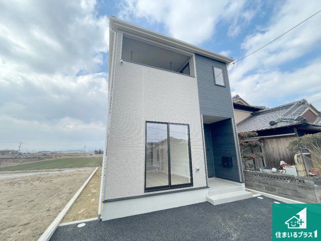 New 4LDK House in Suzuka, Mie | 10-Year Warranty | Near Schools - Thumbnail 2