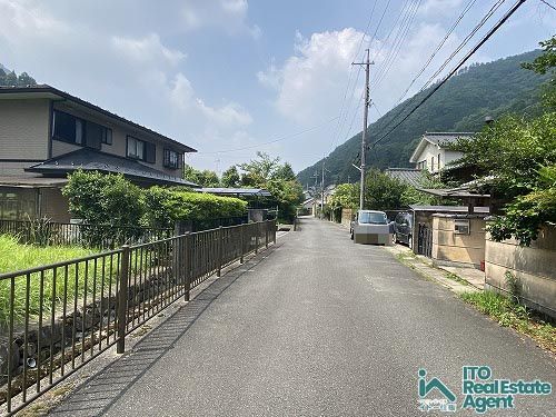 91 Tsubo Vacant Land for Sale in Kyoto's Sakyo Ward - Thumbnail 4