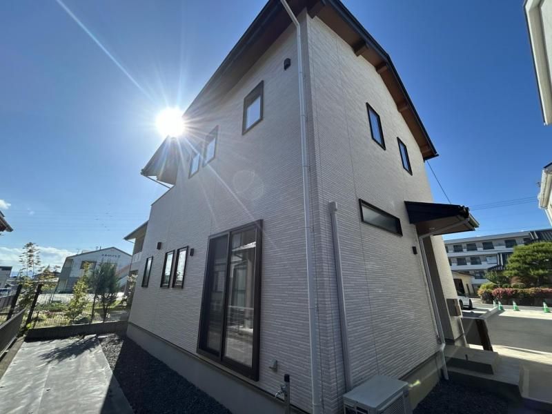 Designer 2LDK Home in Koriyama's Yamanoda with Flexible Layout - Image 1
