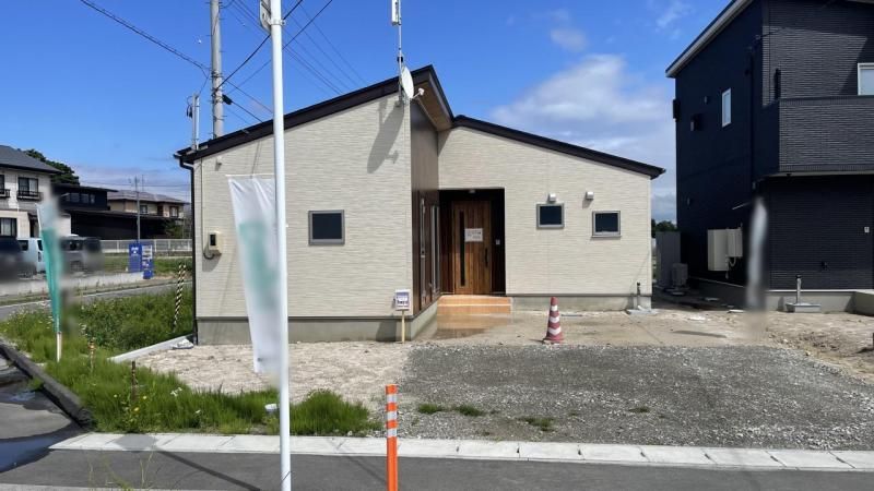 Modern Single-Story House in Ōtama Village, Fukushima - 2LDK Layout - Thumbnail 3