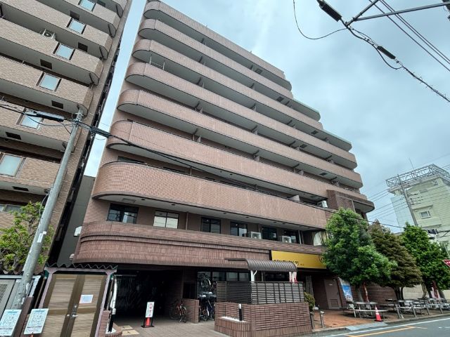 Grand Hills Fukutoku Ichibankan 2LDK Apartment in Sakado - Thumbnail 2