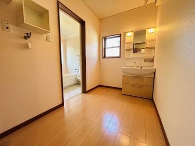 4LDK House in Kikuchi City with Parking for 5 Cars — Image 3, Koshi, Kumamoto
