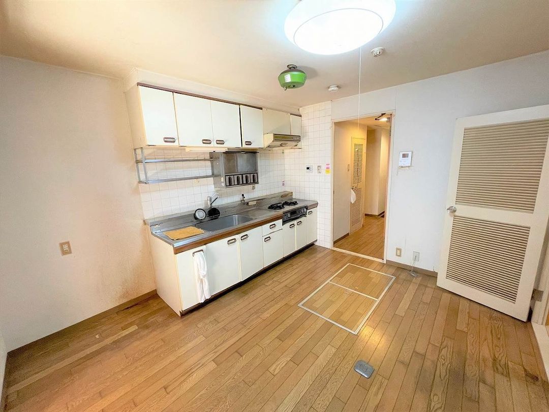 2DK Apartment in Hiroshima Naka Ward - 6900000 yen - Thumbnail 4
