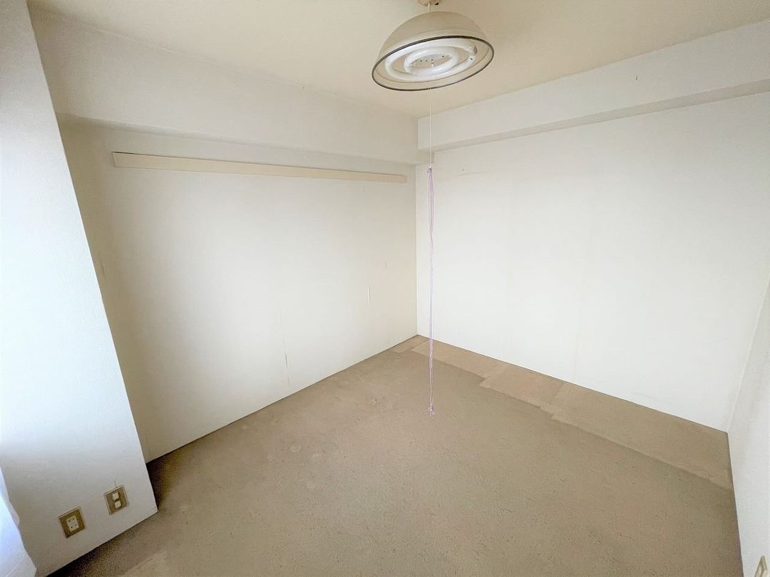2DK Apartment in Hiroshima Naka Ward - 6900000 yen - Thumbnail 2