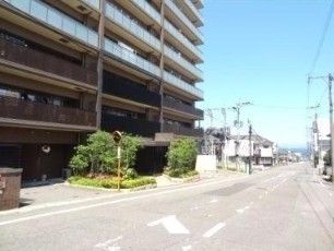 2LDK Apartment for Sale in Beppu, Oita - Eiru Mansion - Image 1
