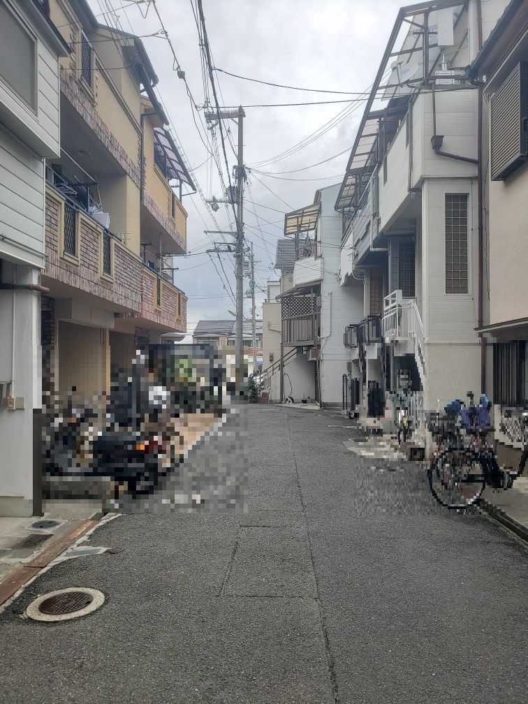 3LDK Detached House for Sale in Neyagawa City, Osaka - Image 1
