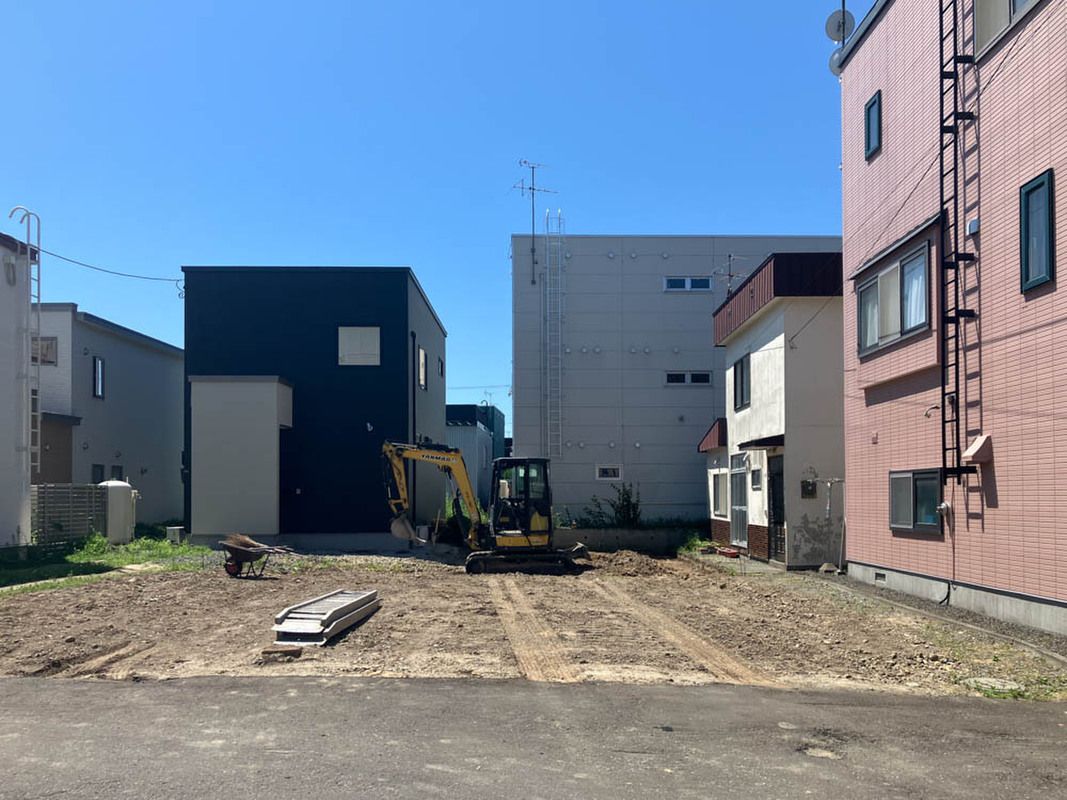 Building-Conditioned Land Plot in Sapporo Higashi Ward, Hokkaido - Thumbnail 2