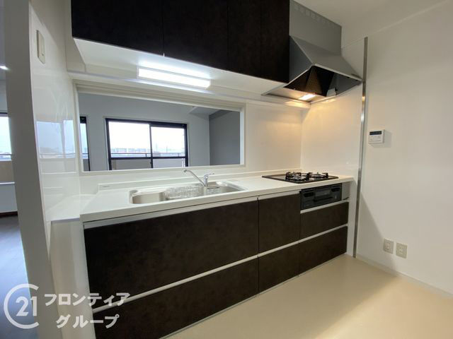 Renovated 3LDK Apartment Near Fukai Station in Sakai - Thumbnail 4