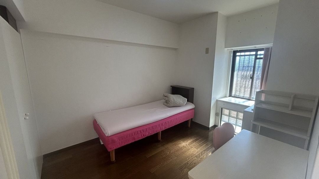 4LDK Apartment in Takaida City, Nara Prefecture - Thumbnail 2