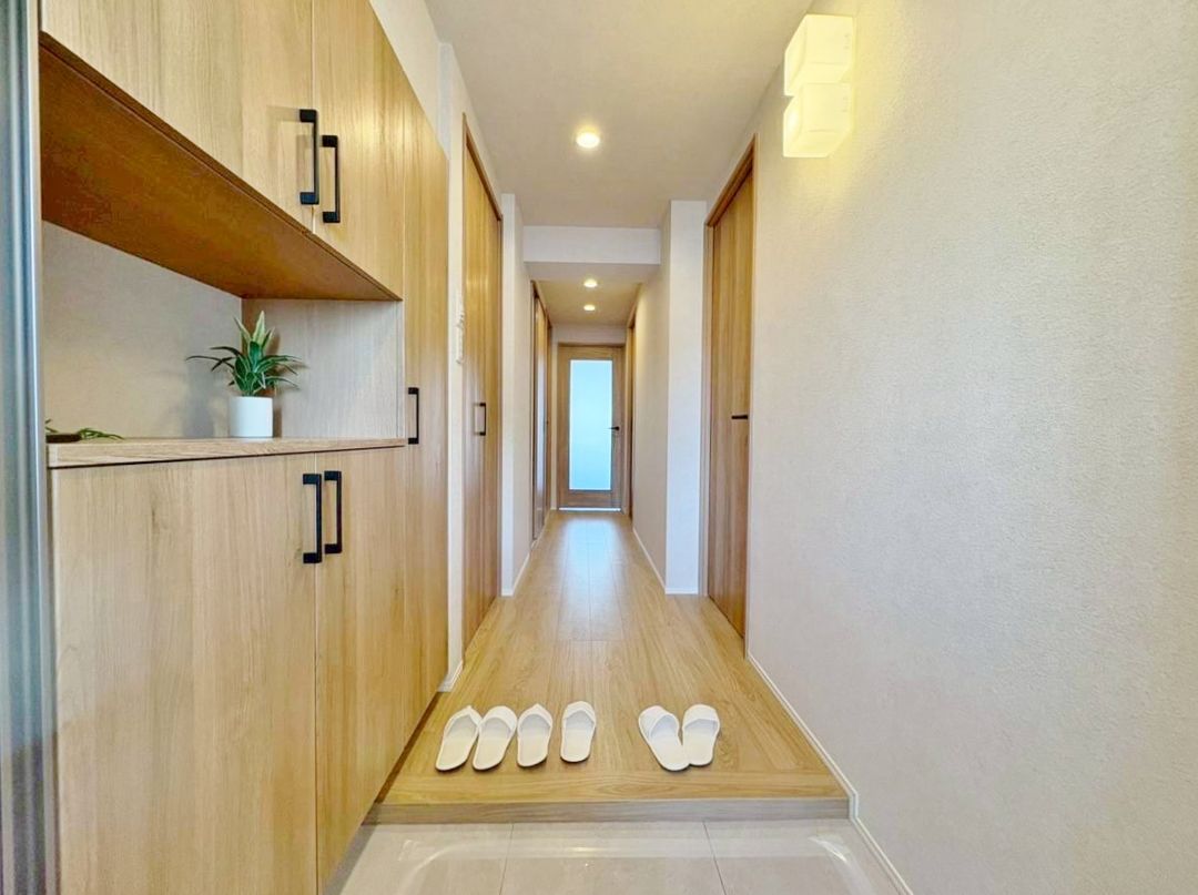 Urayasu Marina East 21 2SLDK Apartment for Sale - 69.5 sqm - Thumbnail 2