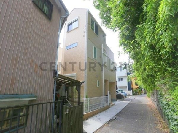 New 2024 2SDK House with Garage in Yokohama Isogo Ward - Thumbnail 3