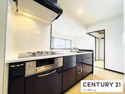 Spacious Family House with Modern Amenities Near Mount Fuji — Kitchen, Ritto, Shiga