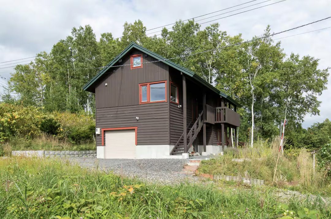 Niseko Soga Cabin with Mt. Yotei Views & Hotel License - Thumbnail 2