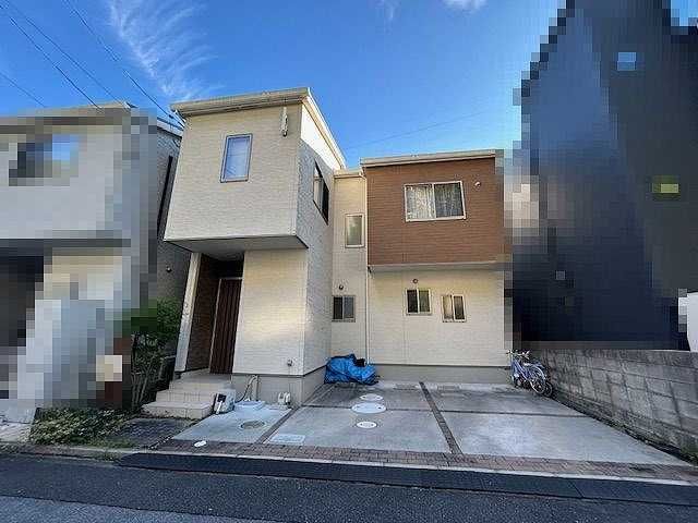 4LDK Detached House for Sale in Hatsukaichi, Hiroshima - Thumbnail 2